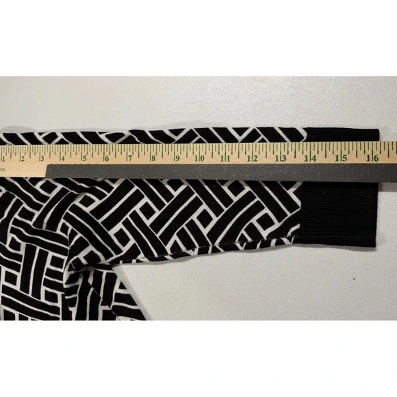 White House Black Market Geometric Snap Front Cardigan Sweater Black White Small - Picture 9 of 10
